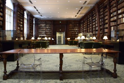 Salle patrimoniale de la bibliothèque.