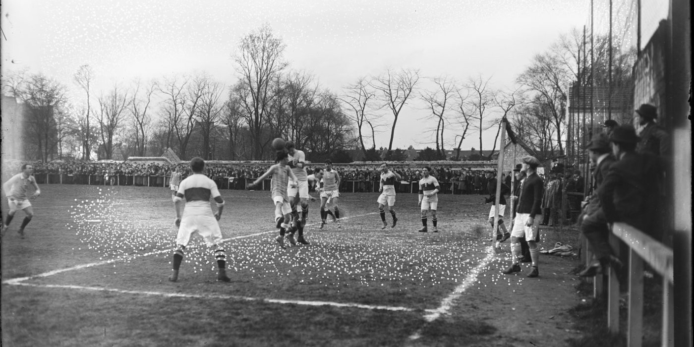 [Sport] BnF. 7/3/20, [football] association, A.S. Cannes contre Olympique lillois [Coupe de France, stade rue Olivier-de-Serres] : [photographie de presse] / [Agence Rol].  département Estampes et photographie, EI-13 (698).