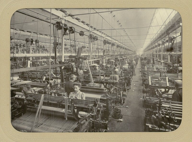 Médiathèque du Cateau-Cambrésis. Photographie - Salle du tissage de l’usine Seydoux.